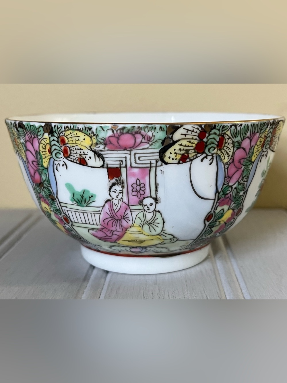 Vintage Rose Medallion Porcelain Famille Rose Figurual Floral Rice Bowl Colorful